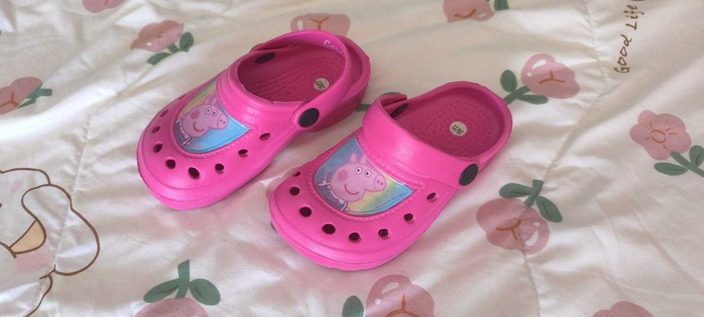 Brinquedos, disfarces e outros artigos para criança - para venda em conjunto ou individualmente