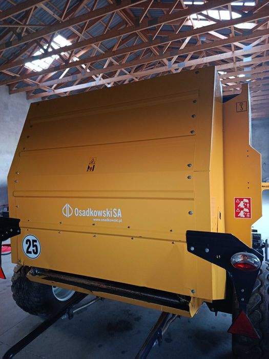 Prasa New Holland BR 6090