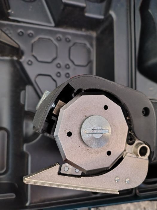 Bosch GUS 10,8 V professional nożyce uniwersalne