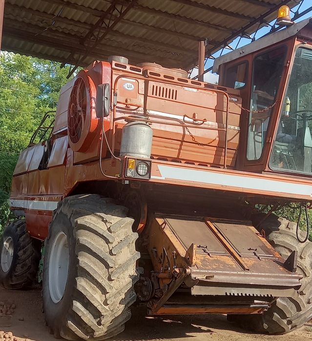 Комбайн Дон 1500