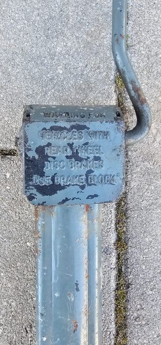 Lewarek podnośnik samochodowy BMW