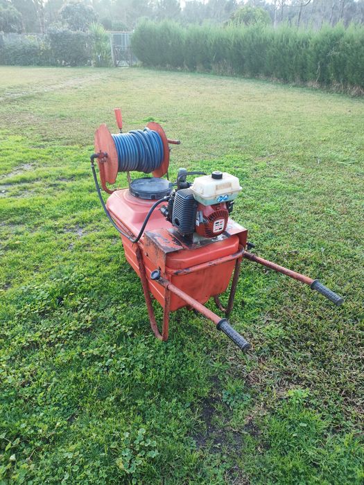 Máquina de sulfatar ou pulverizar