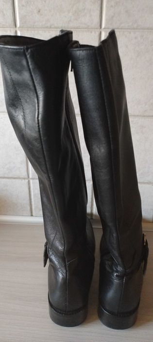 Buty damskie długie z naturalnej skóry .