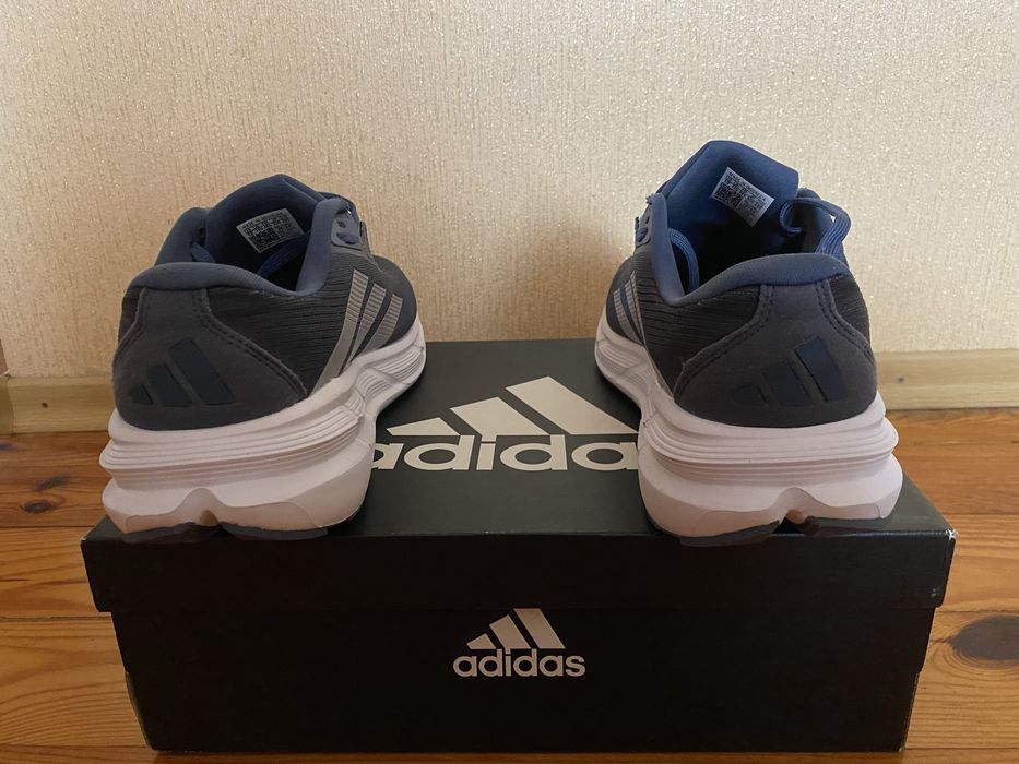 Кросівки ADIDAS   Oригінал 46розмір стєлька 29.5