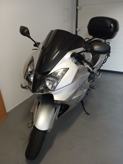 Honda vfr 800 vi-tec
