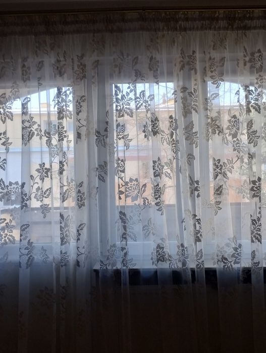 Firany i zasłony do salonu.