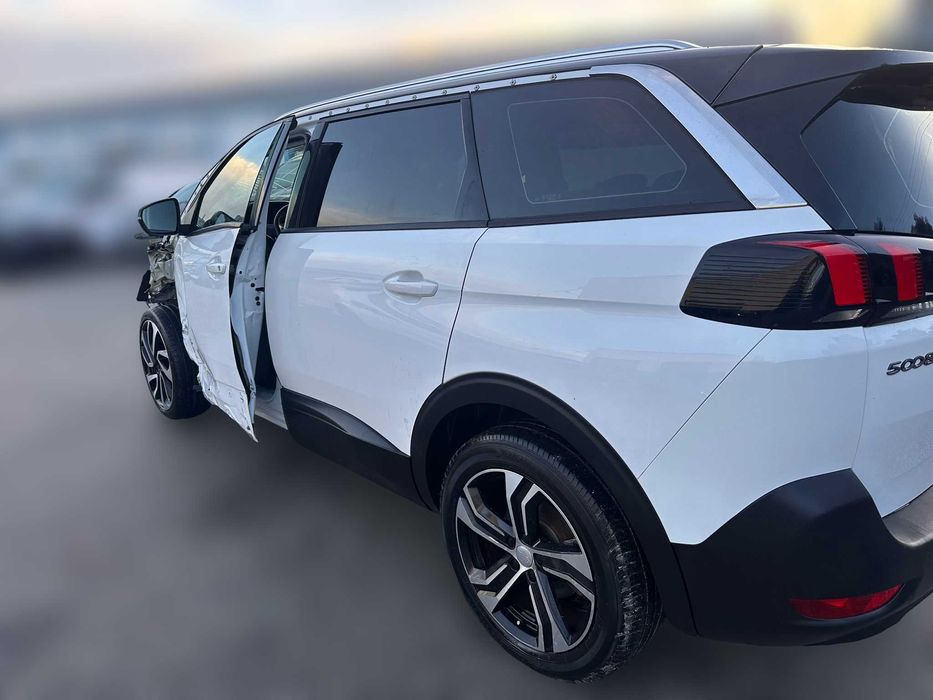 Peugeot 5008 II 1.5 BlueHDi 7Lug de 2018 Salvado