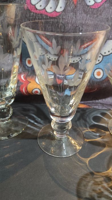 Taças variados tamanhos de cristal
