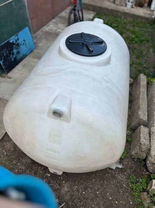 Ємність, бочка пластикова 1500 л для перевезення молока, води