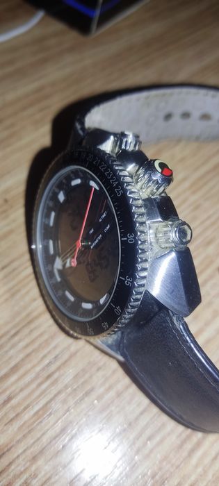 Продаются часы Sector mountain master