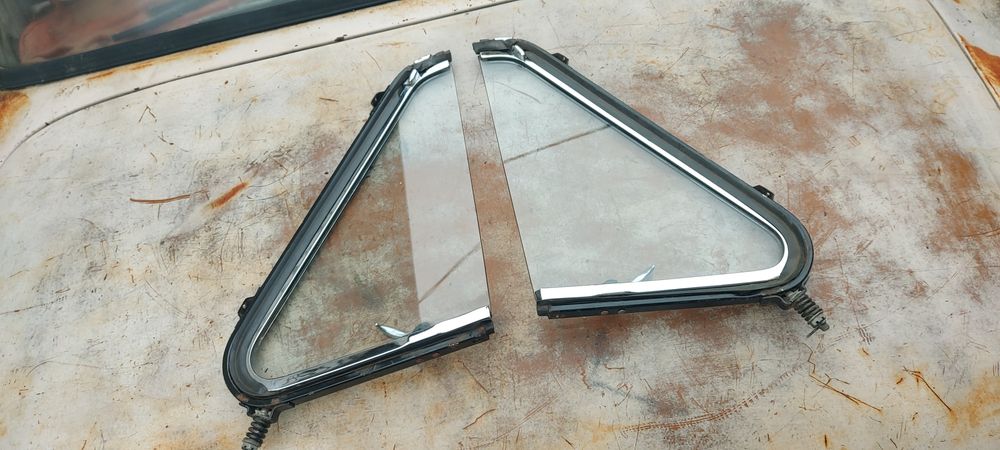 Газ 21 передние форточки