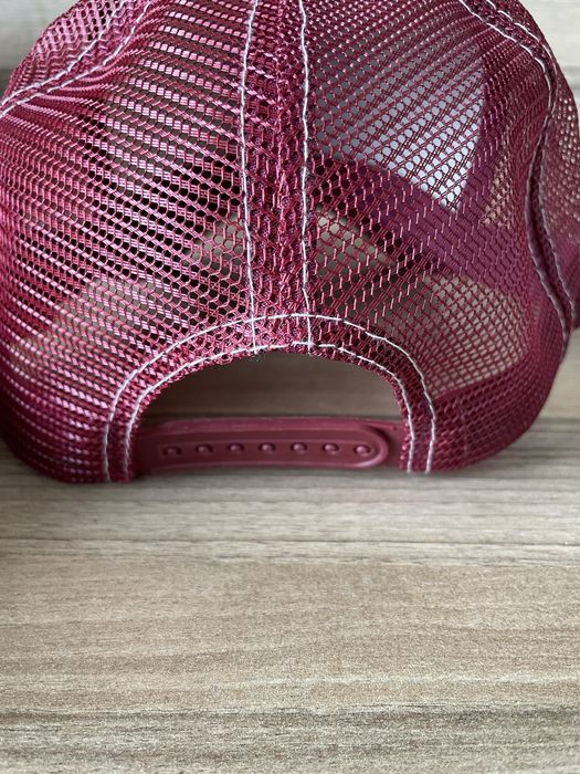 Czapka z daszkiem z siatka looney