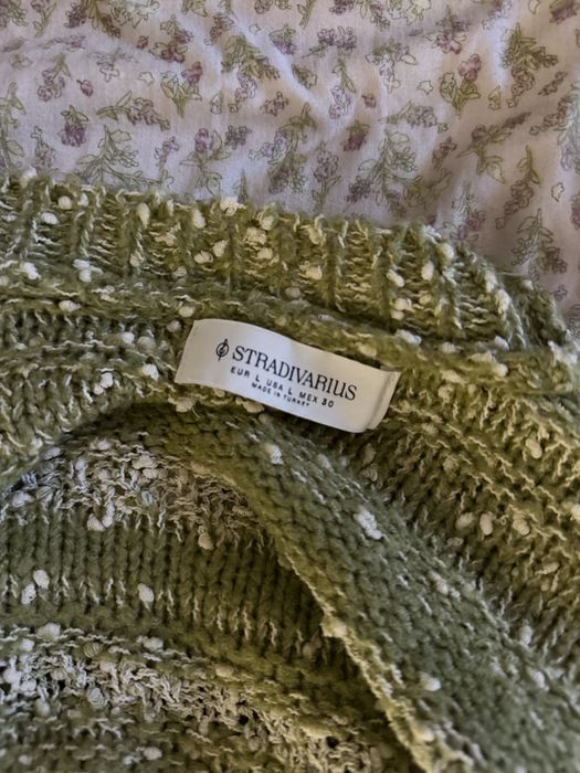 зелений светр stradivarius