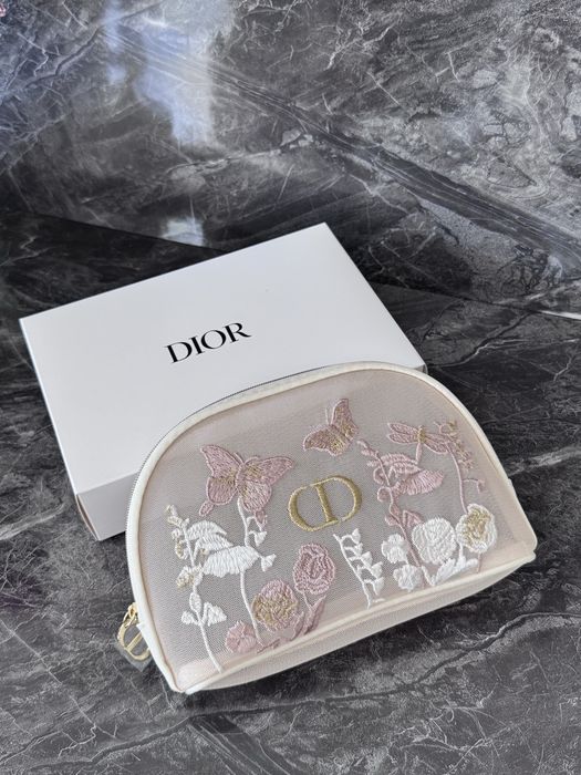 Косметичка Dior з вишивкою