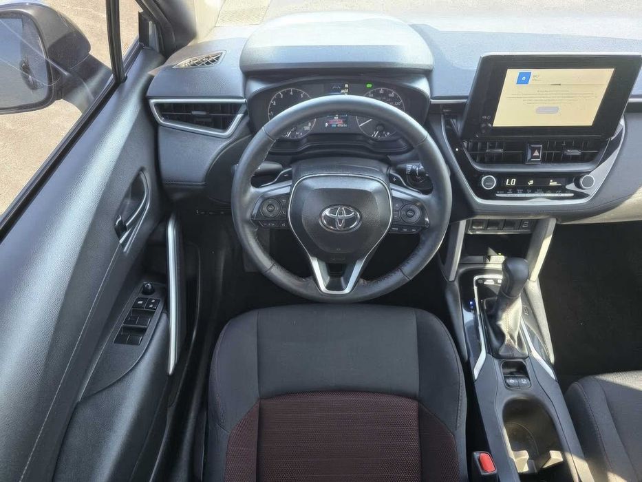 Toyota Corolla Cross Hybrid      2023