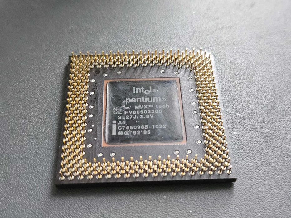 Procesor Intel Pentium W MMX tech SL27J 2.8V A4
