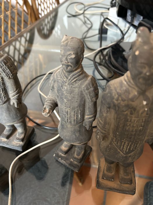 6 bonecos em terracota (alguns com estragos)