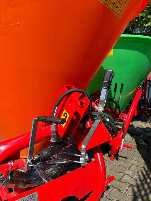 Rozsiewacz dwutalerzowy dwutarczowy Lejek 1tarczowy Strumyk Ocynkowany