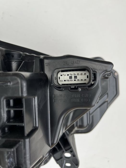 Фара ліва Ford Mustang S650 2024 2025 америка PR3B-13006-LD Base LED
