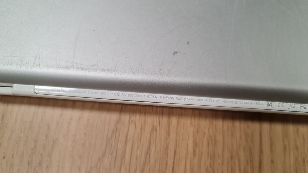 Logitech ultra cienka klawiatura Cover dla Ipad 2,3,4 Biała, Czarna