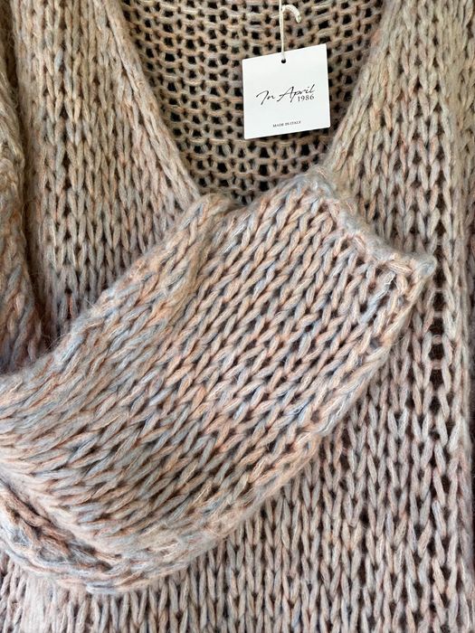 Nowy sweter z grubej włóczki