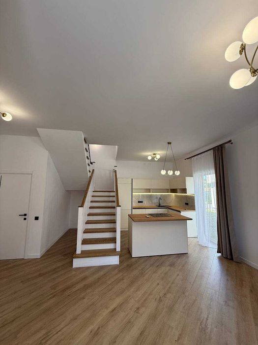 Продаж сучасного котеджу в Брюховичах