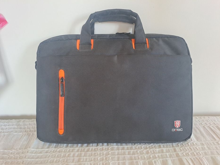 Кейс для ноутбуків