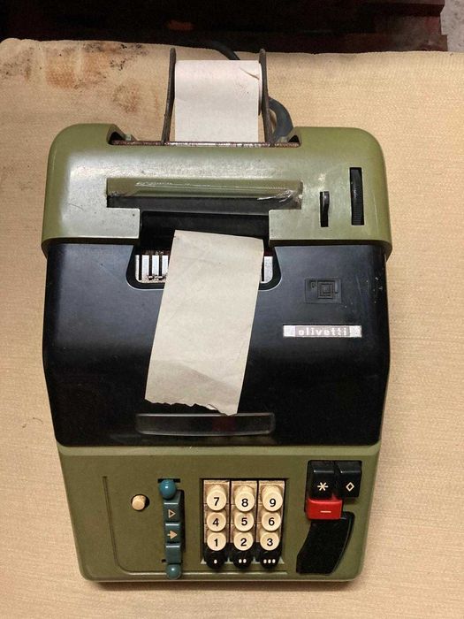 Máquina de calcular OLIVETTI