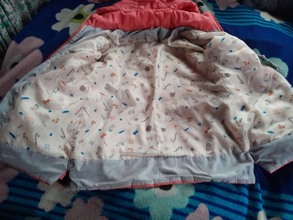 Курточка на дівчинку