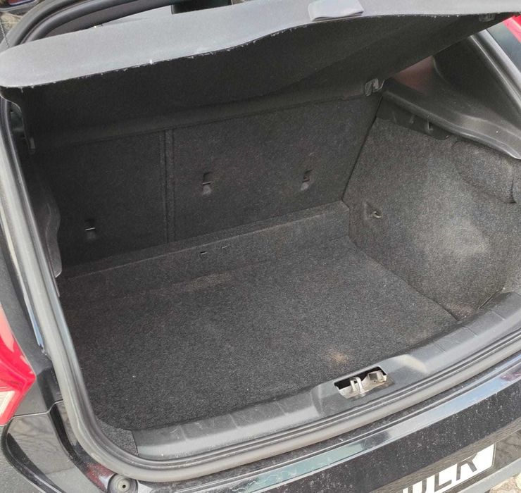 Volvo V40 2.0d 190hp D4 R-design