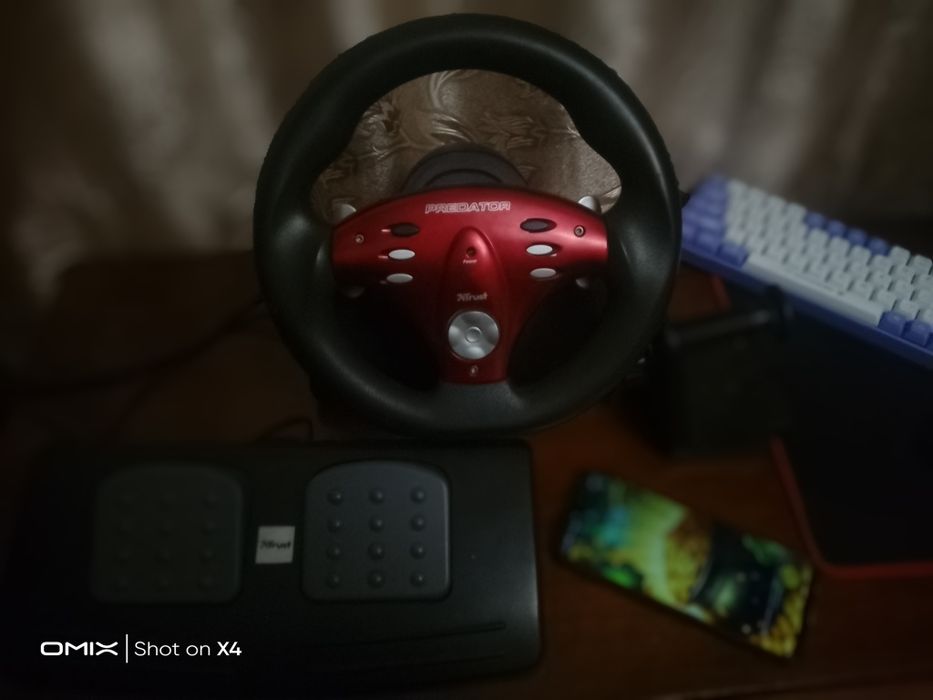 Ігрове кермо  Trust Predator.