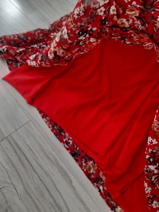 Czerwona sukienka rozmiar 40/42