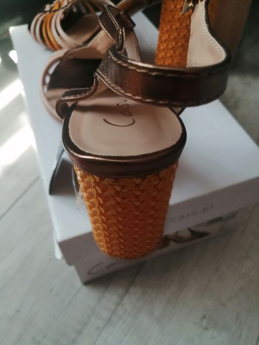 Sandały nowe, ciekawy fason