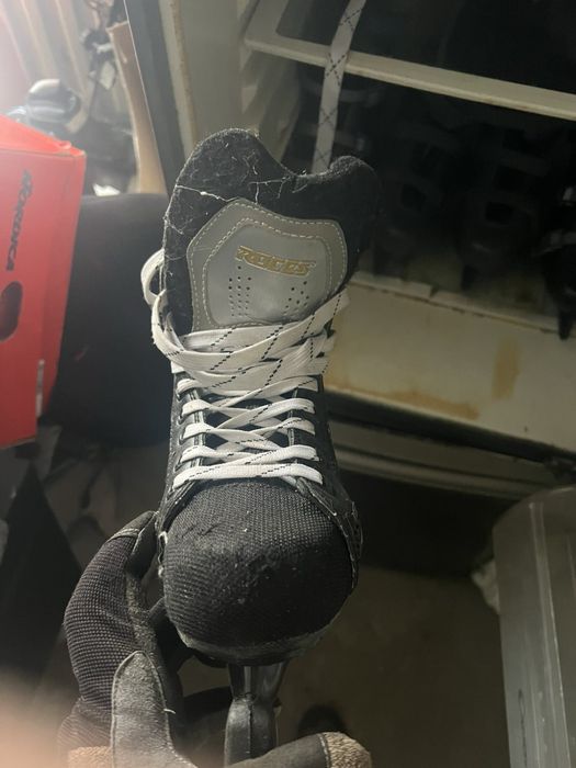 Продам ковзани коньки !