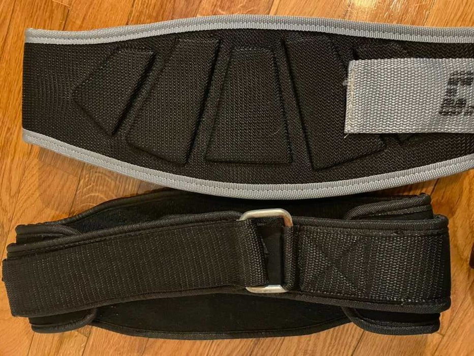 3 Cintos de musculação ( 2 rigorosamente novos)