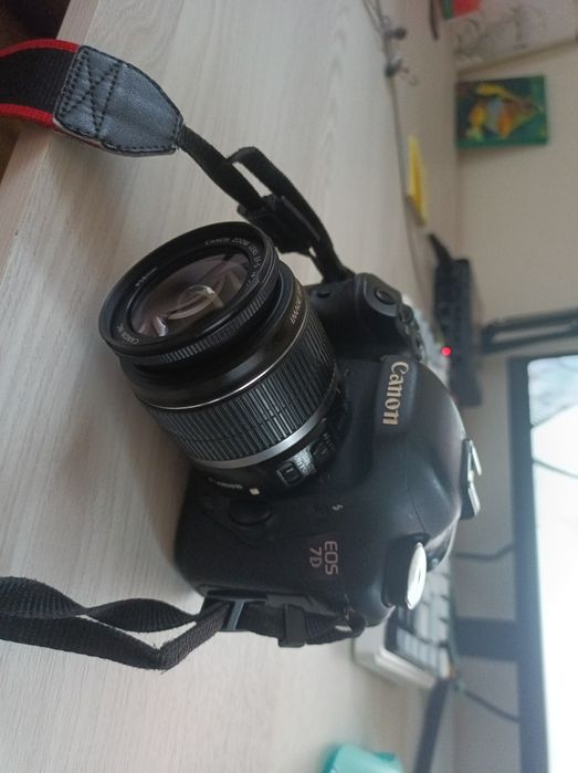 Canon EOS 7D,  3 акумулятори, бустер, карта пам'яті, 18-55mm