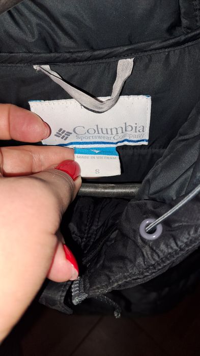 Куртка зимова Columbia,розмір S. Нюанс на рукаві!