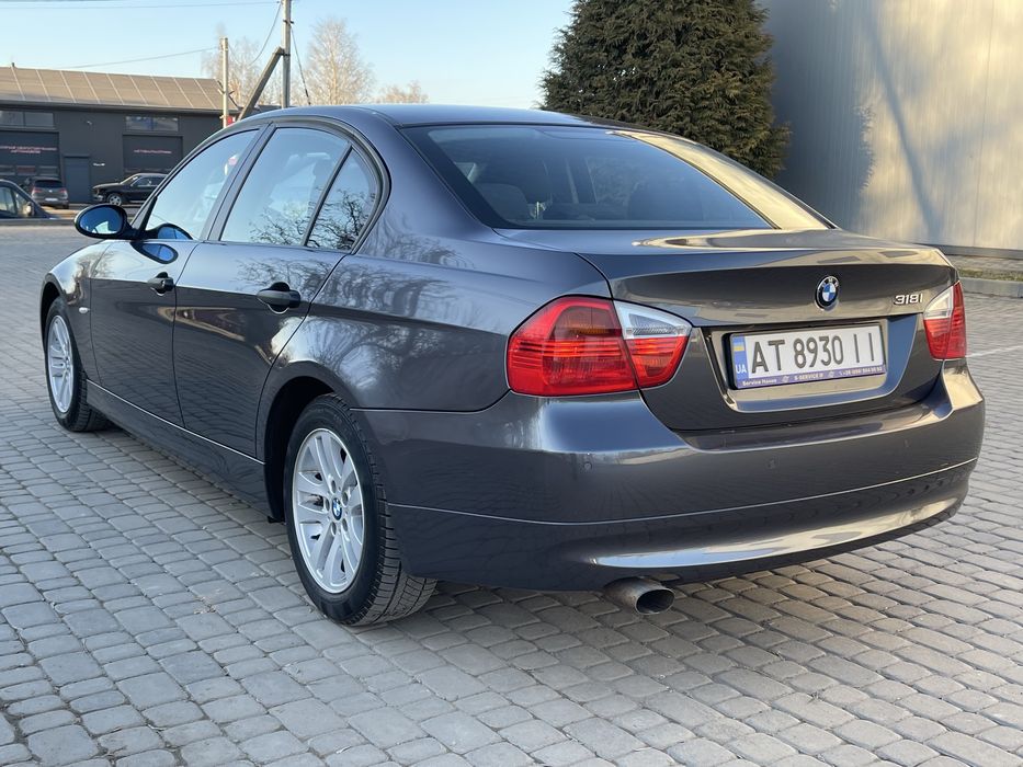BMW E90 318i 2.0