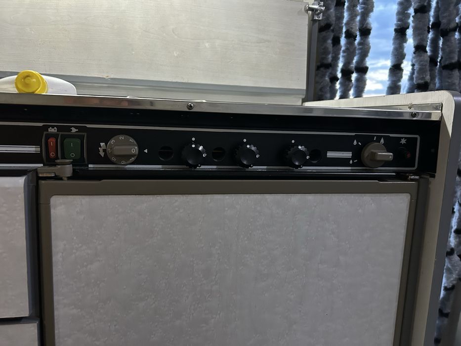 Lódowka kempingowa electrolux 12V/220V/gaz przyczepa kamper