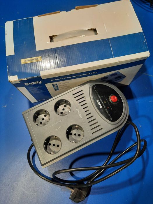 Стабілізатор напруги SVEN SOHO 1000. Працює від 140в