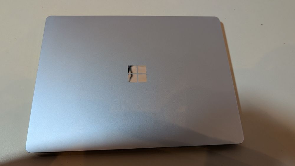 Microsoft surface laptop go 4/64