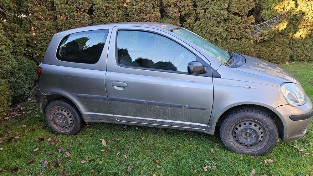 Toyota Yaris 1.0 2003 Uszkodzona Silnik sprawny