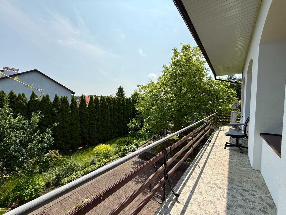 Продаж заміський будинок 450м2 15 сот.землі Брюховичі р-н рест. Байка