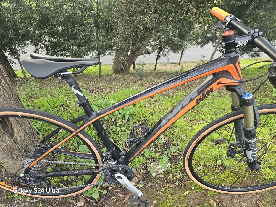 Ktm aera carbono com pneus 29 de estrada