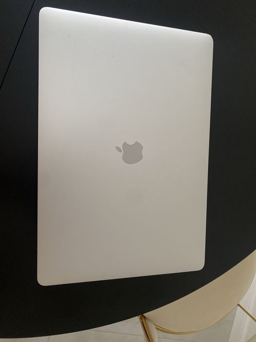 MacBook Pro 15” A1707 [2017r] bardzo zadbany