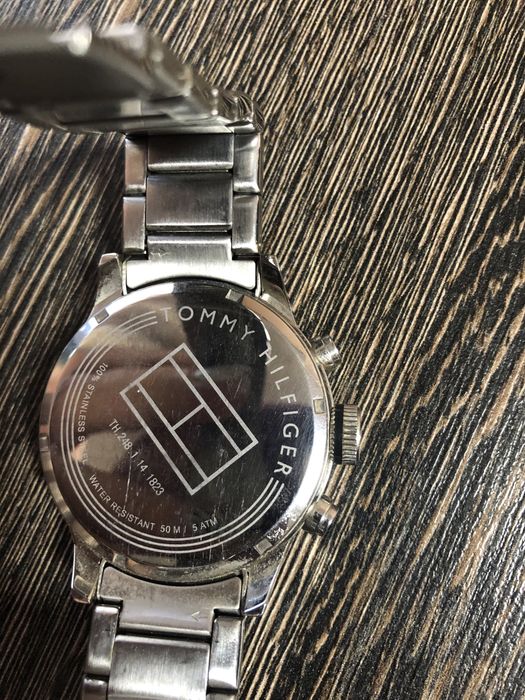 Часы  Tommy Hilfiger