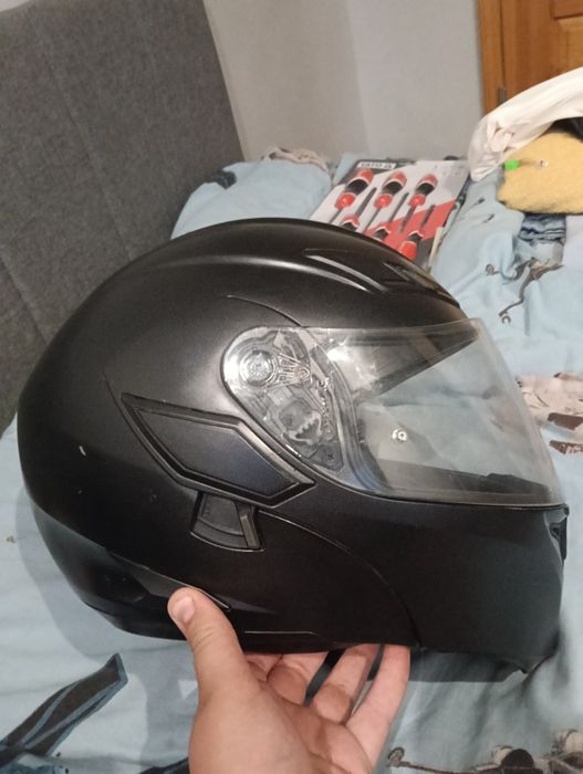 Kask Agv czarny używany