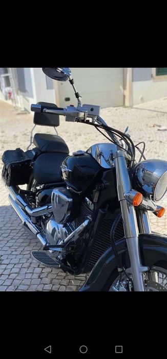 Suzuki intruder C 800