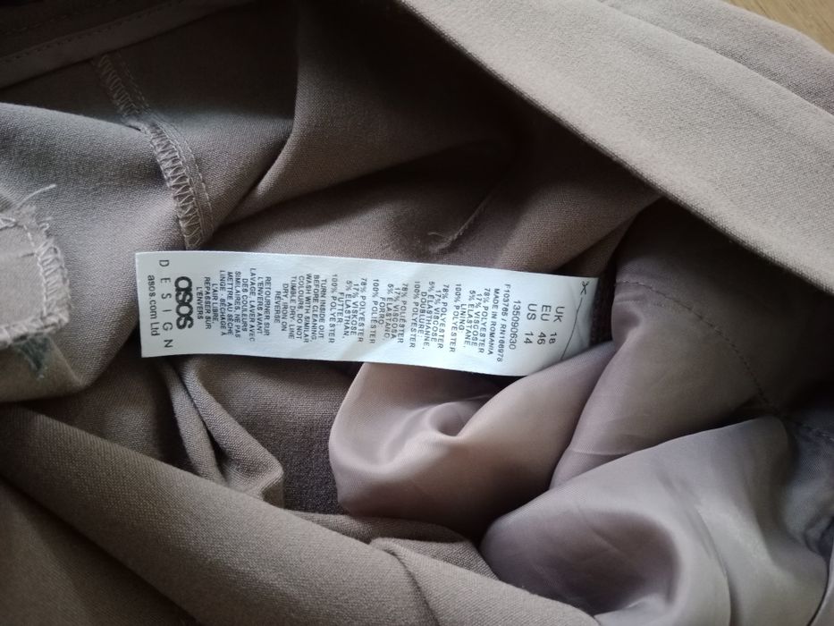 Duże spodnie ASOS DESIGN UK 18 EU 46