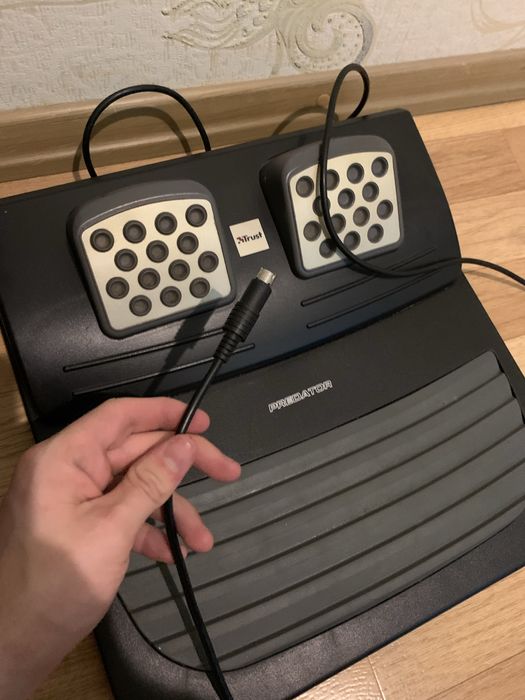 Игровой руль от Trust